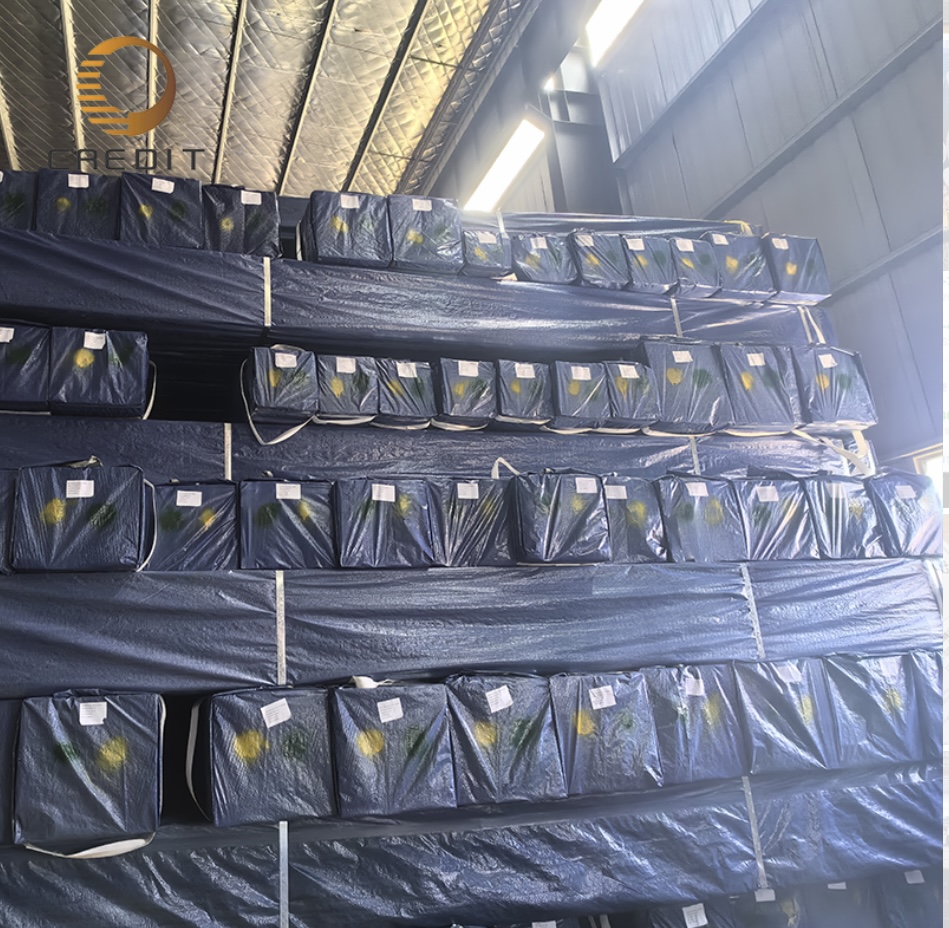 2f8df946-53b8-4a7c-9a23-f511b046f255_ท่อเหล็กชุบสังกะสีบรรจุเป็นมัดในคลังสินค้า.jpg